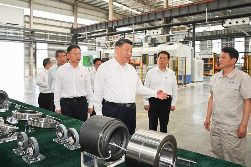 习近平在河南考察时强调： 坚定信心推动高质量发展高效能治理  奋力谱写中原大地推进中国式现代化新篇章